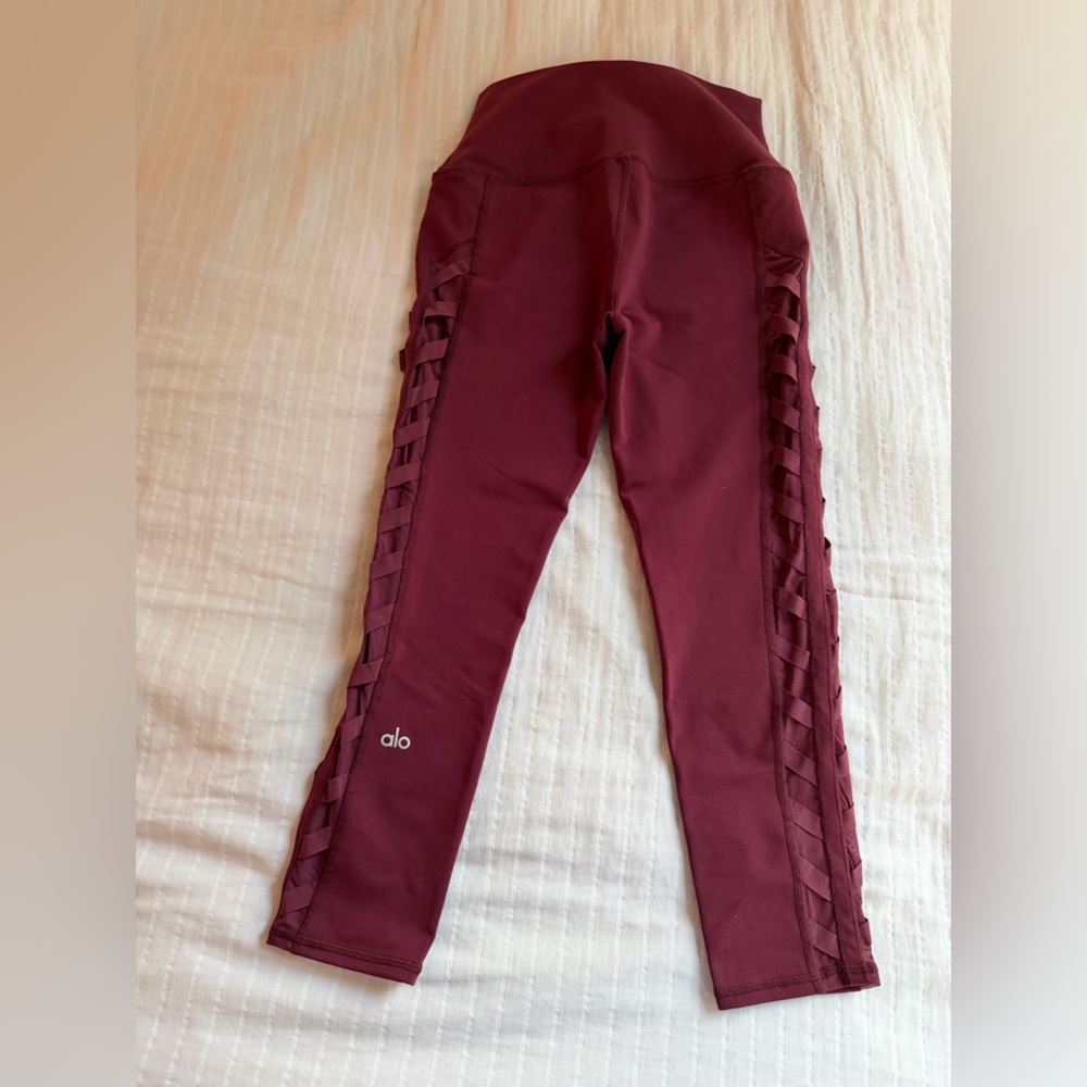 ALO Capri Leggings